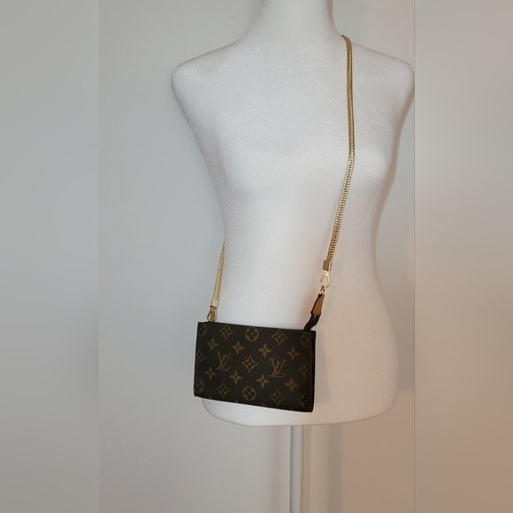 Authentic Louis Vuitton Monogram Pouch - Picture 7 of 13